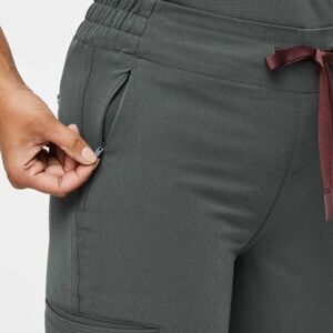 NEVER WORN FIGS Bonsai Evans - Skinny Scrub Pants